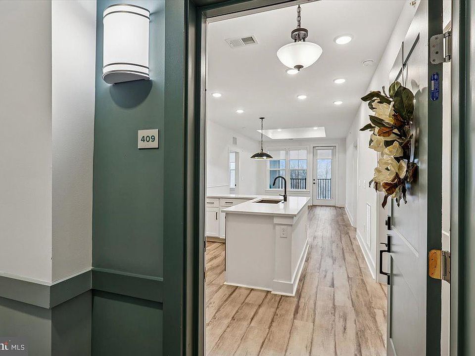 1st image of 78 Old Mill Bottom Rd N #409