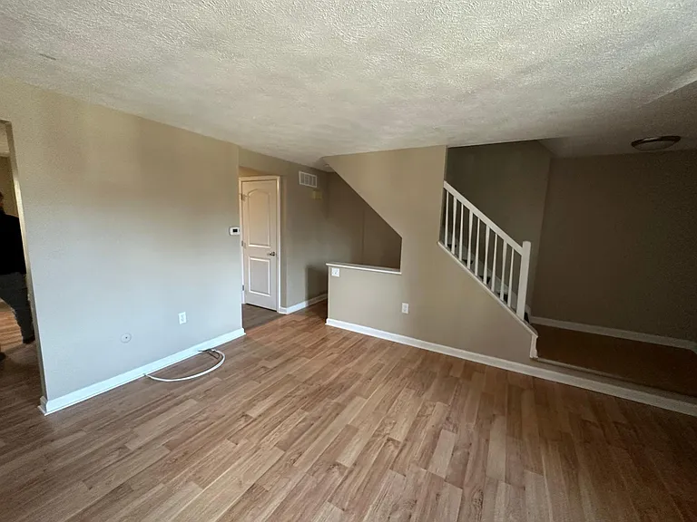 3113 Laurel Ridge Cir — Photo 4