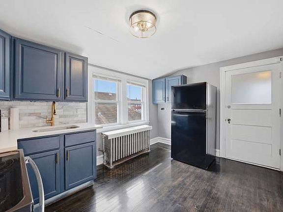2nd image of 1322 Scoville Ave Floor 2