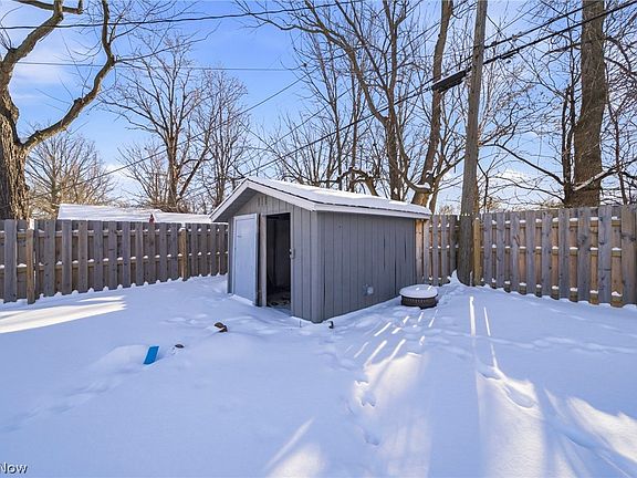 5th image of 27430 Forestview Ave