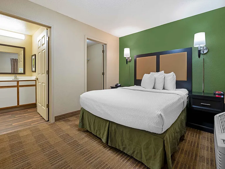 1 Bedroom Suite - 2 Queen Beds