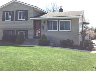 1556 Floyd St SW, Wyoming, MI 49509