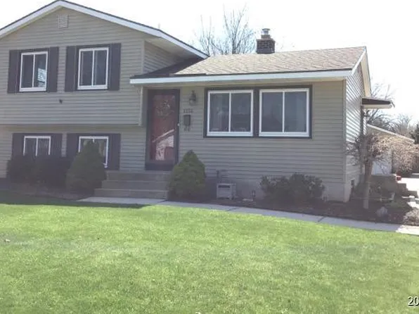 1556 Floyd St SW, Wyoming, MI 49509
