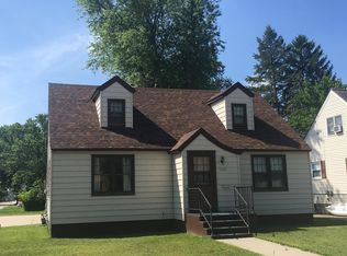 2001 16th Ave, Menominee, MI 49858