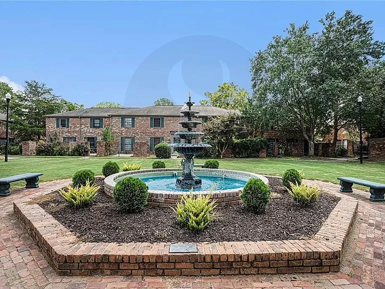3121 Colonial Way #E — Photo 17