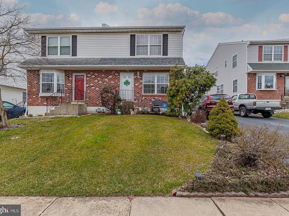 1st image of 207 Summit Ave