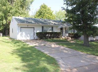 9141 Leamont Dr, Saint Louis, MO 63136