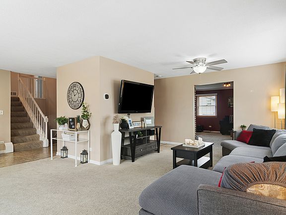 4th image of 1032 W Park Place Dr
