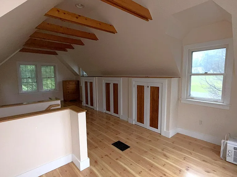 13497 Center Rd — Photo 2