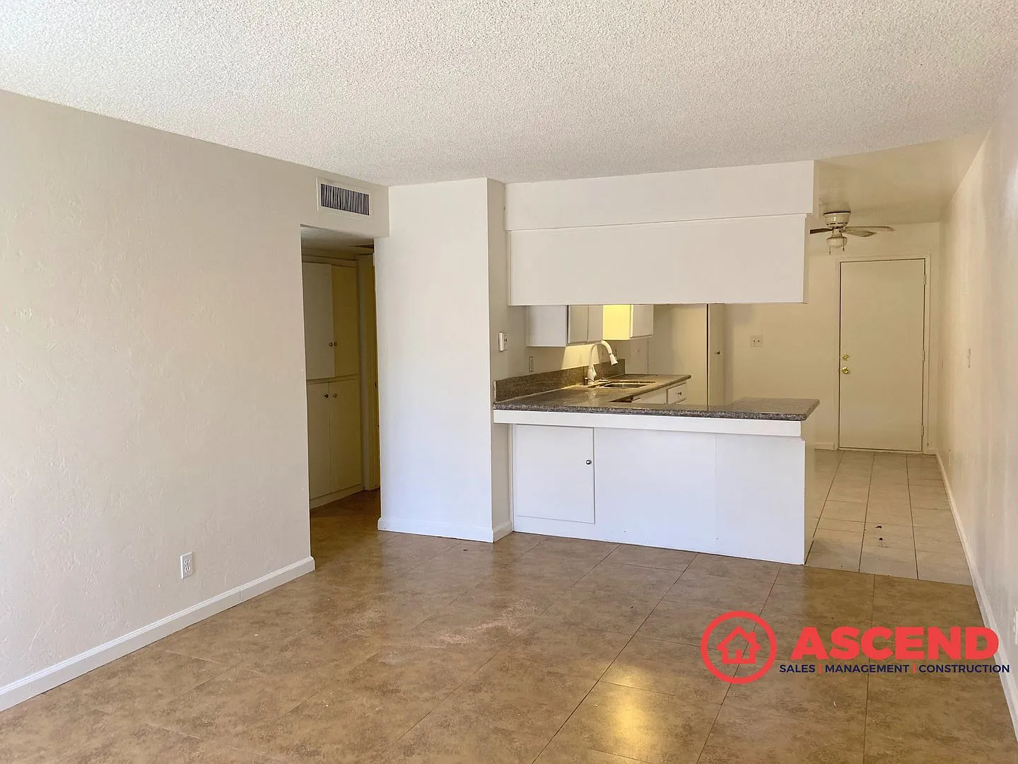 1012 Quincy Street — Photo 3