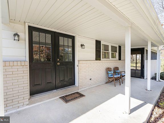 2nd image of 2326 Jamaica Dr