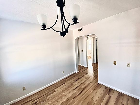 5th image of 8 Kenna Dr Unit 403