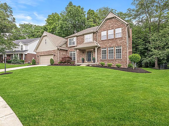 3rd image of 18532 Oriental Oak Ct