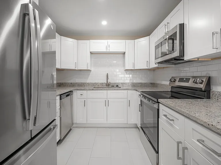 4533 Overlook Dr NE #B — Photo 24
