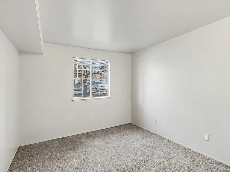Trappers Cove Apartments — Photo 14