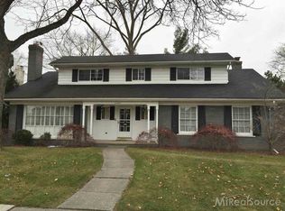 21256 Van K Dr, Grosse Pointe Woods, MI 48236