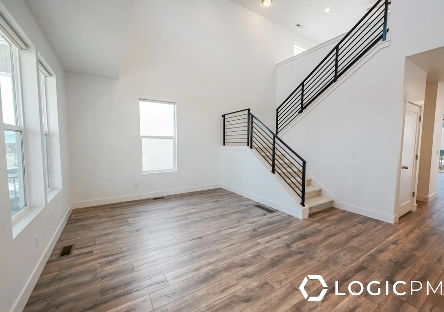 4 Bed / 2.5 Bath Single Family Home for Rent in Herriman, UT — Photo 3