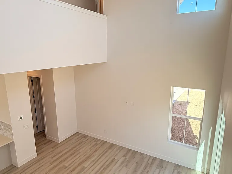 668 W Emerald Dr — Photo 12