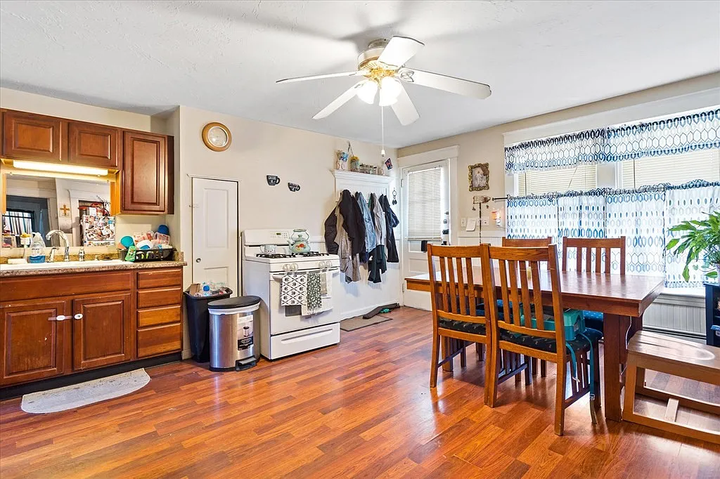 3 bed, 1700 sqft, $2,175 — Photo 3