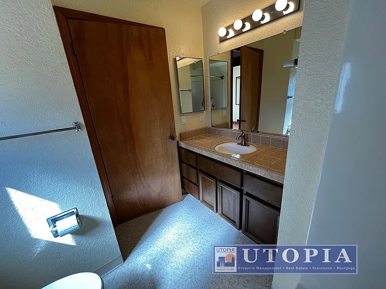 2726 Hampton Ln — Photo 29