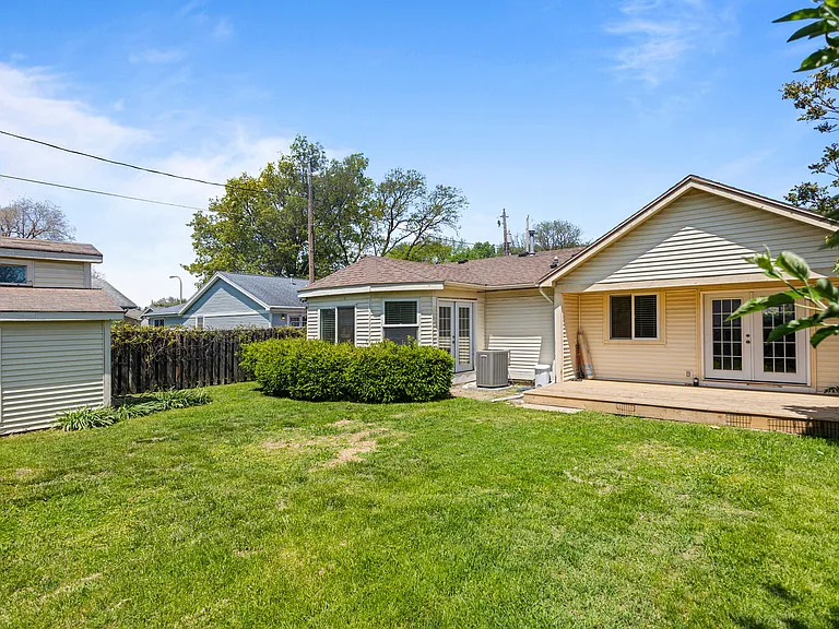 913 W Eads St — Photo 17