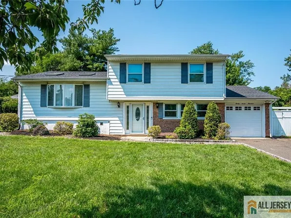 2700 Dover St, Piscataway, NJ 08854