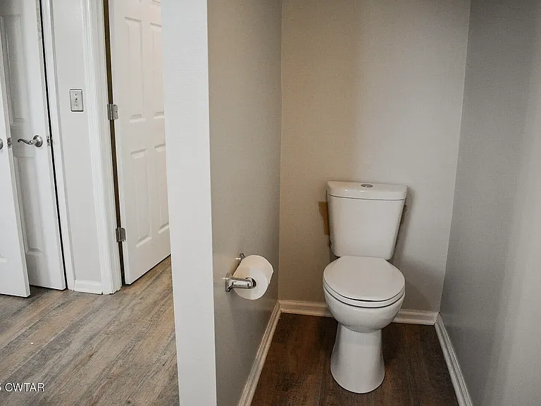 612 Wynridge Dr — Photo 16