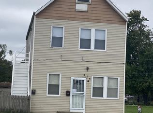 216 W 147th St, Harvey, IL 60426