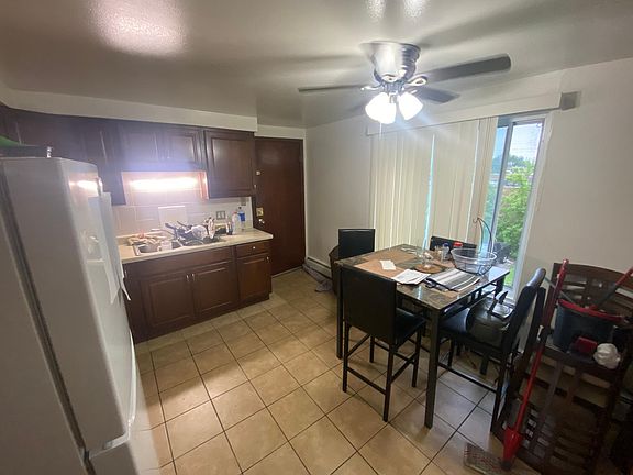 3rd image of 7159 W 82nd St #3D