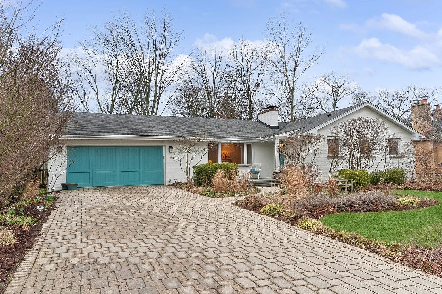521 Woodvale Ave photo 1