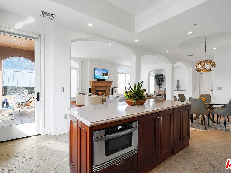 420 S Hamel Rd #Penthouse 1 — Photo 10