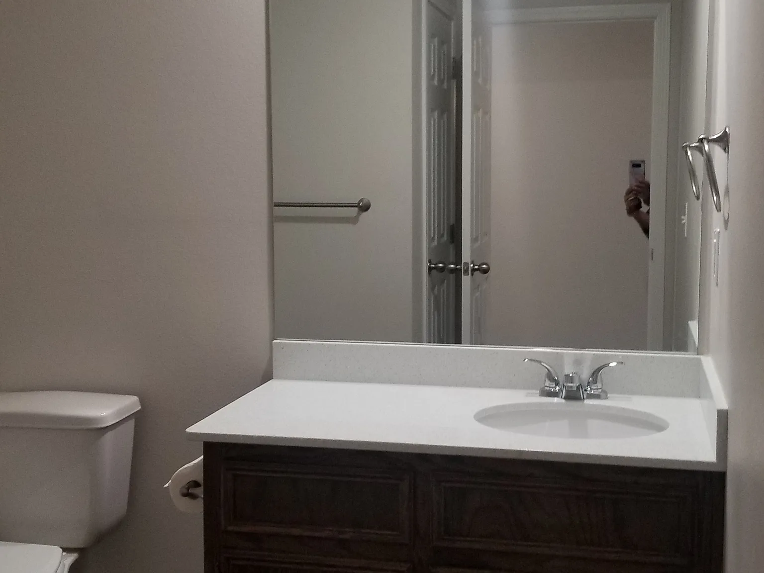 202 Lowes Boulevard - A — Photo 3