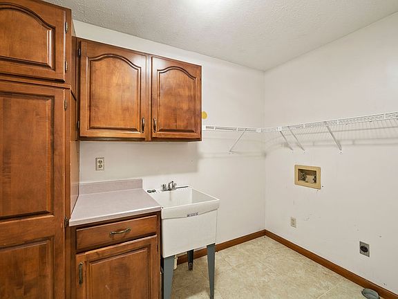 5th image of 4710 N Lafern Way