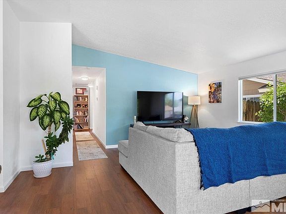 2nd image of 1147 Ladera Dr