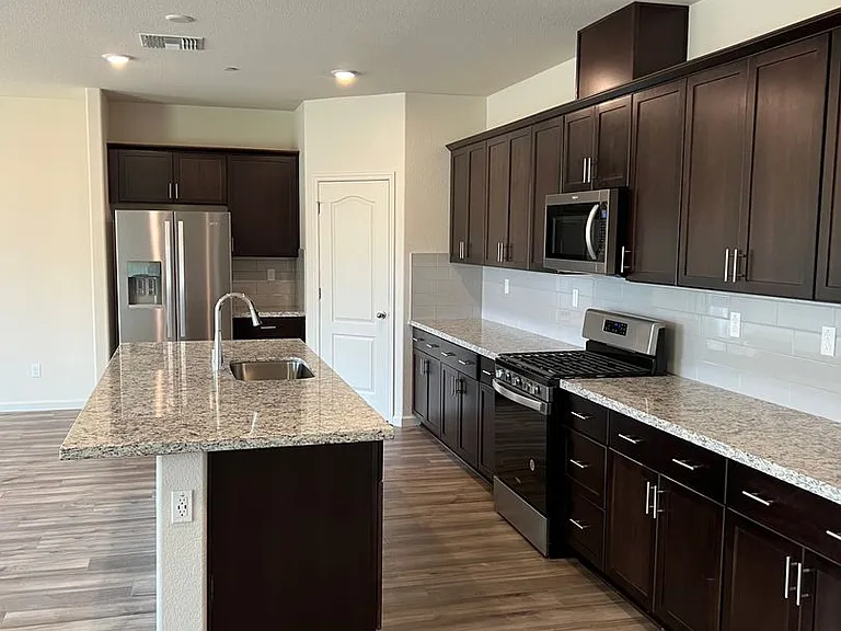 407 Cardini Ct — Photo 3