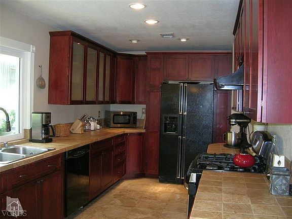 5th image of 213 Walter Ave