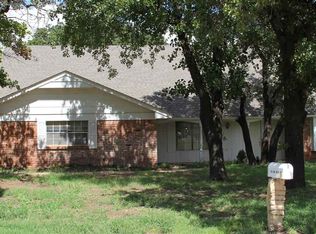 119 Oakwood Dr, Hennessey, OK 73742