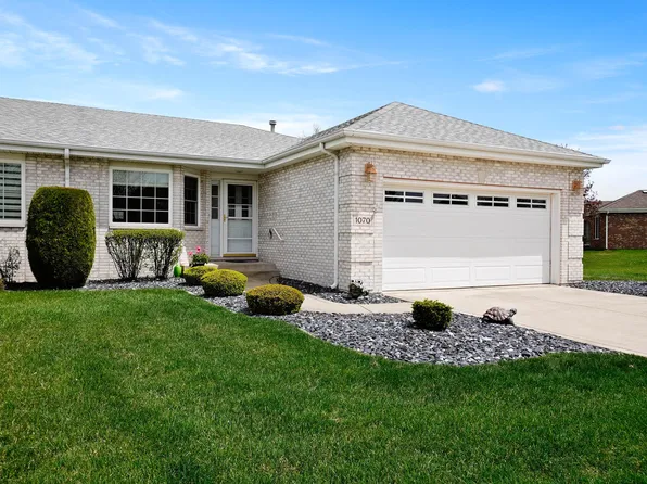 1070 Freedom Cir S, Crown Point, IN 46307