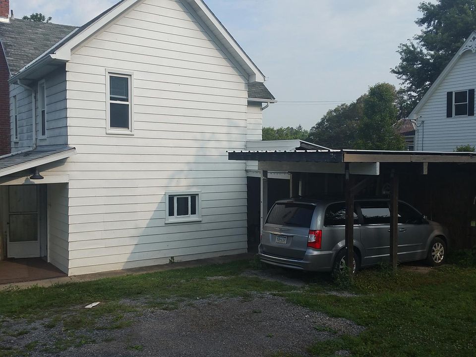 Private Drive way to home with Carport
