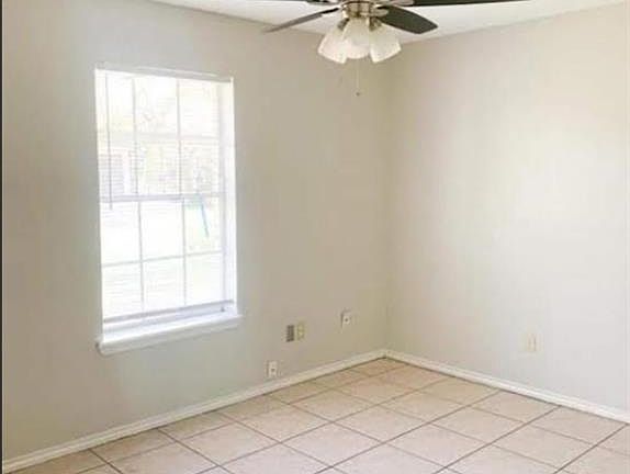 5th image of 716 N McColl Rd #1