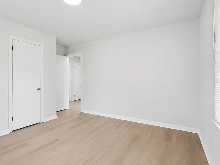 1815 Canterbury Rd — Photo 19