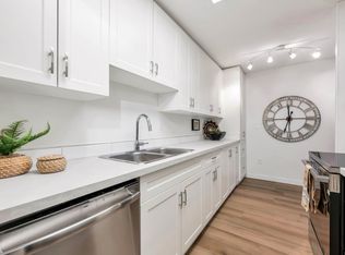 15020 N Bluff Rd #107, White Rock, BC V4B5A4
