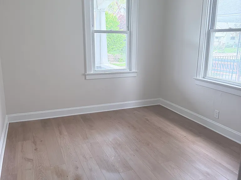 785 Thurman Ave — Photo 12