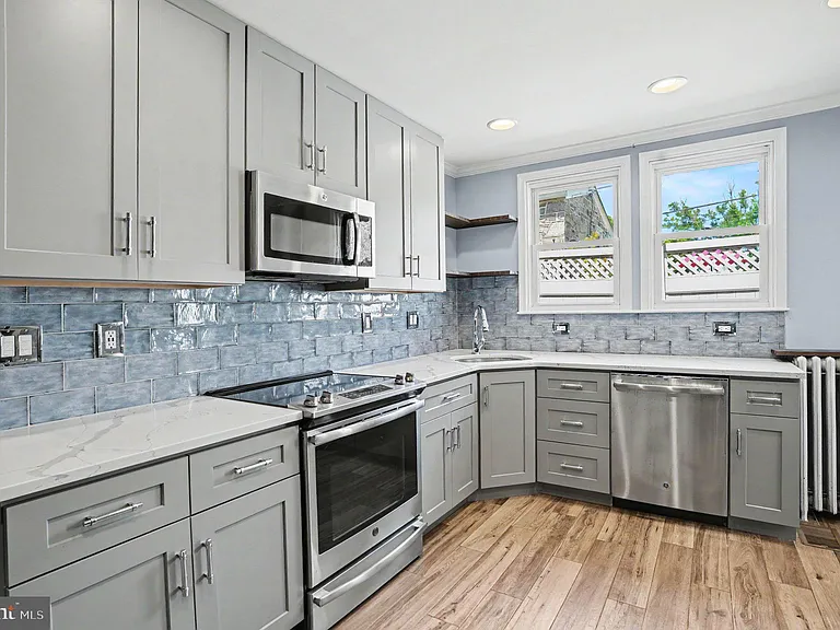 210 E 11th Ave — Photo 20