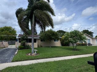 5881 Cayman Cir E, West Palm Beach, FL 33407