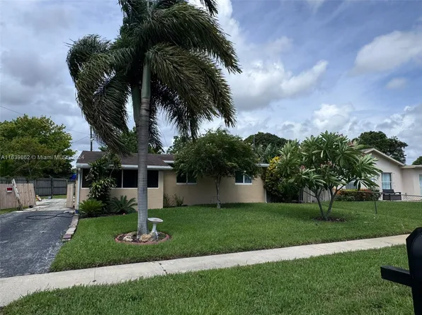 5881 Cayman Cir E, West Palm Beach, FL 33407