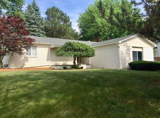 35781 Smithfield Rd, Farmington, MI 48335