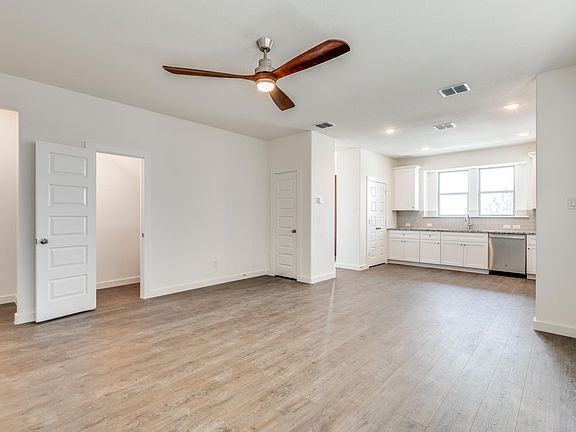 5th image of 4807 Alliance St