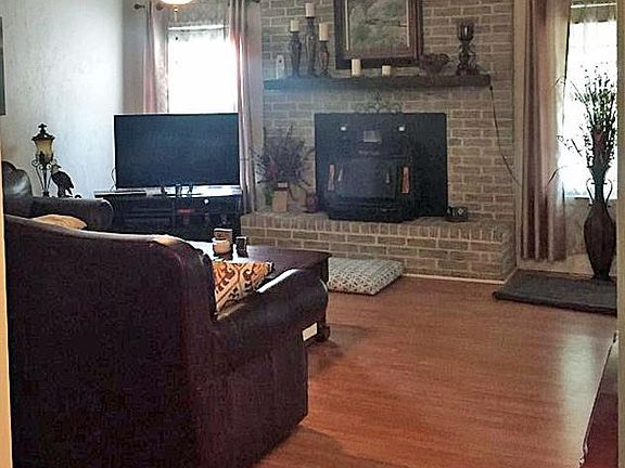 3rd image of 318 Geronimo Ln