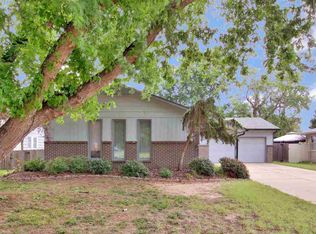 1210 N Dunsworth Ave, Wichita, KS 67212